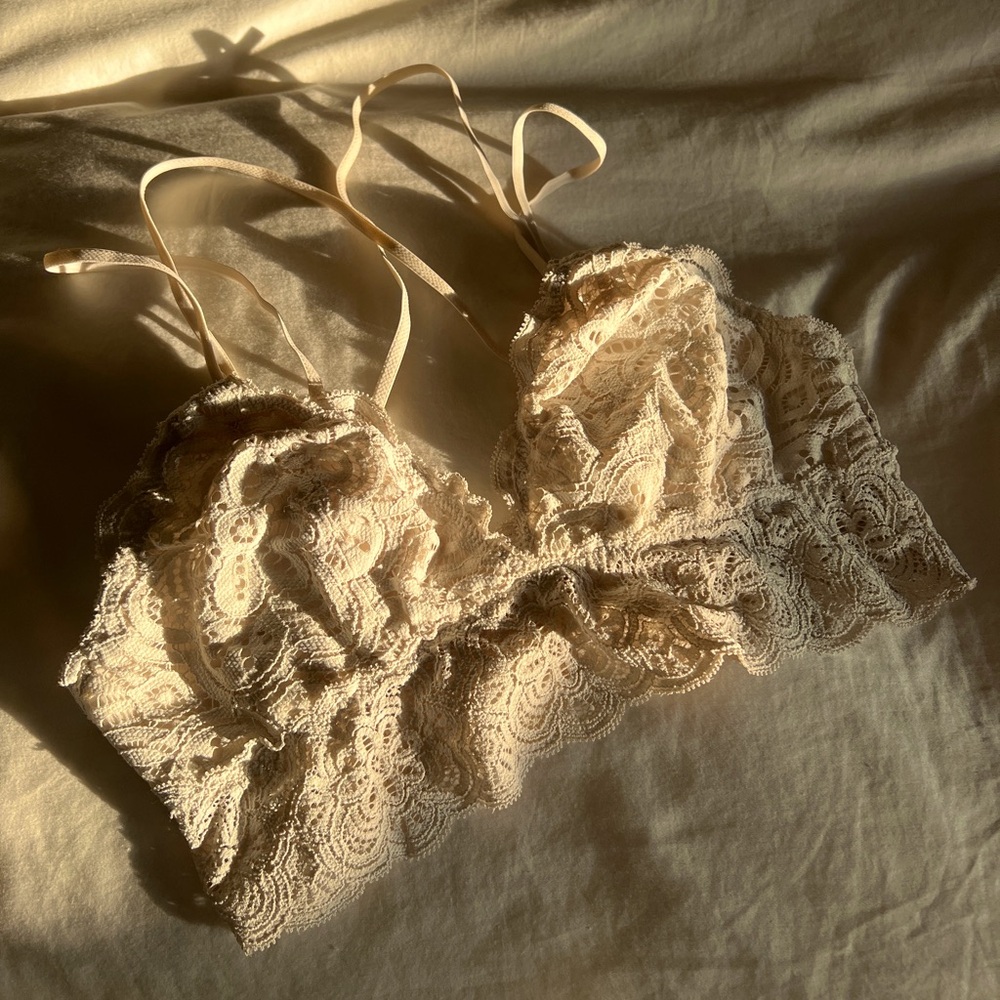 Aerie Small Lace Bra / Bralette in Cream with Adjustable Crossbody Straps